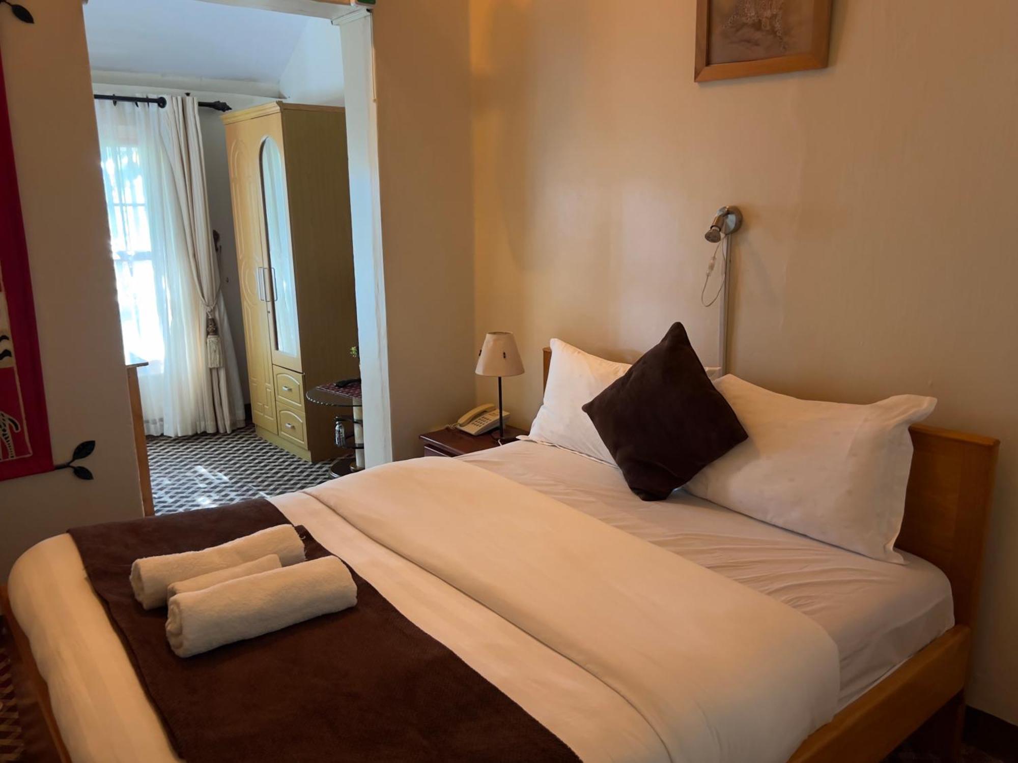 Sunset Hotel Entebbe Exterior photo