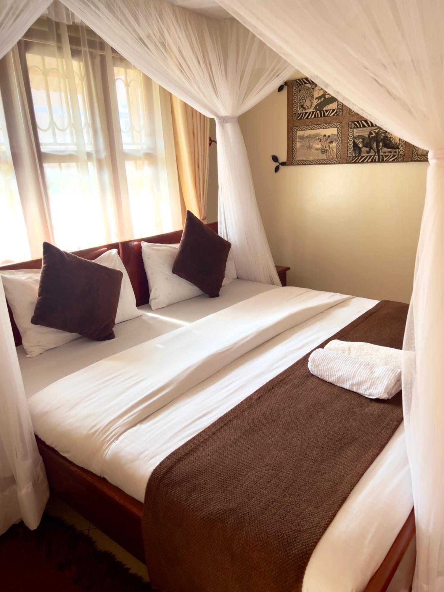 Sunset Hotel Entebbe Exterior photo