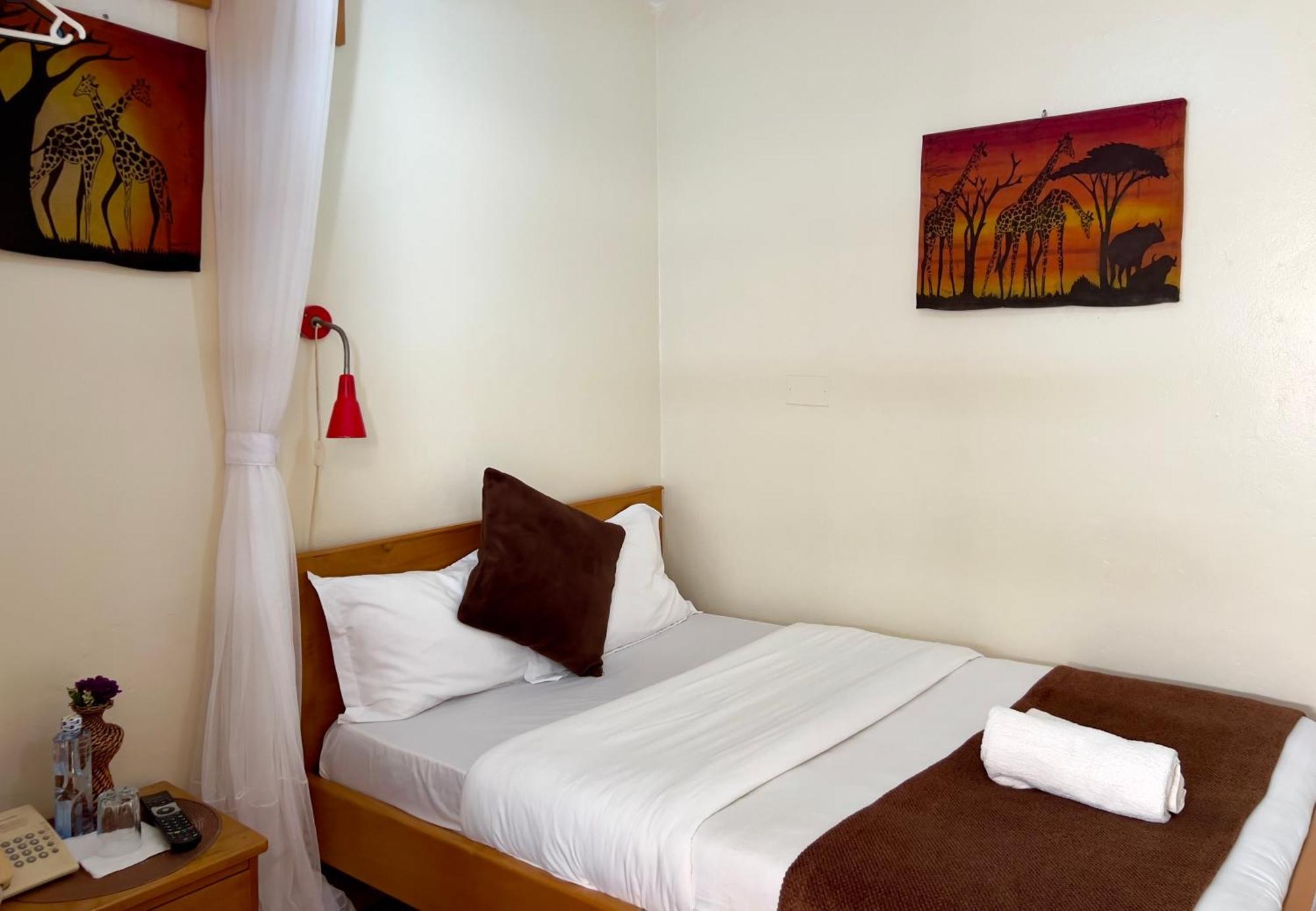Sunset Hotel Entebbe Exterior photo