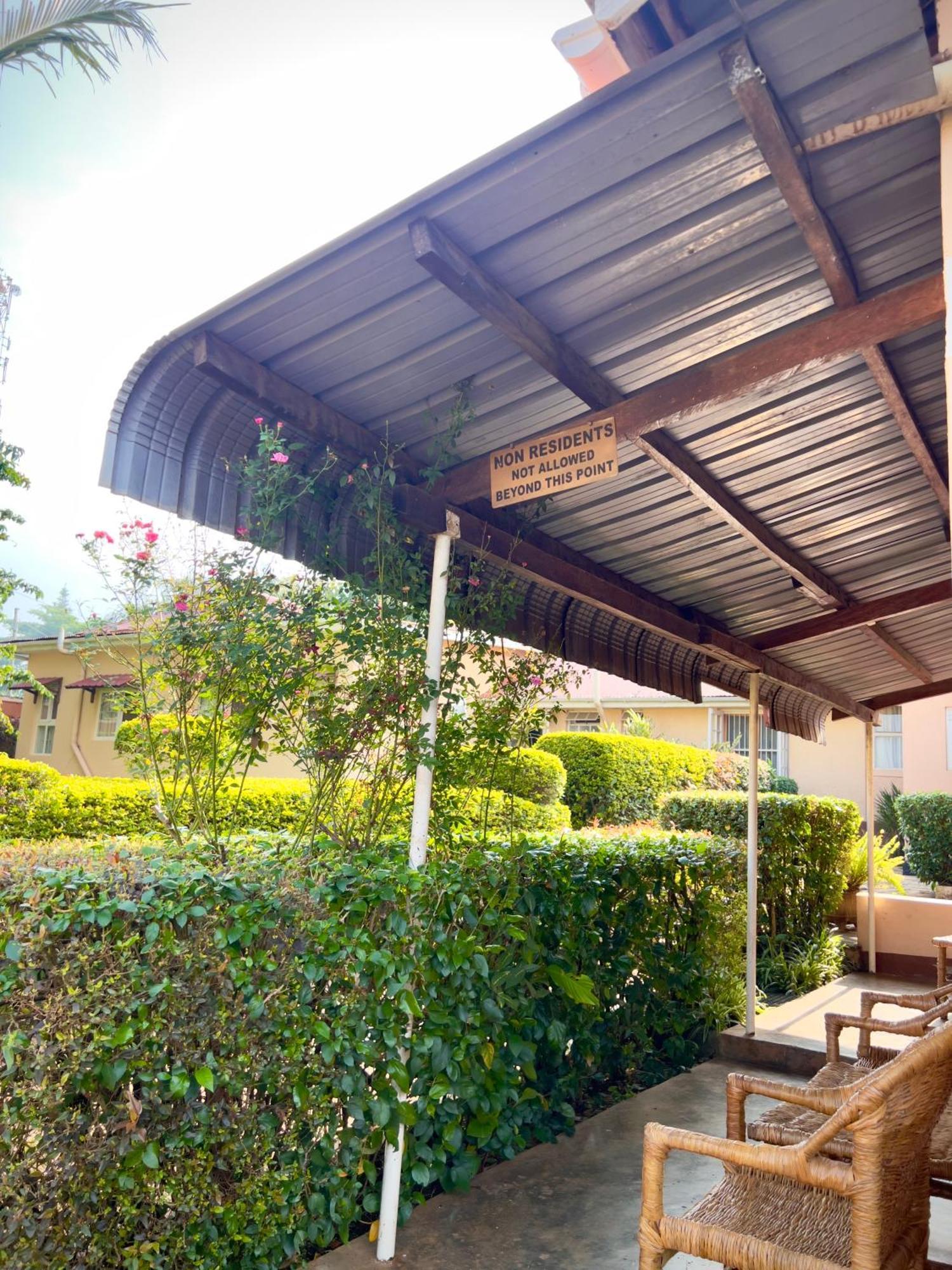 Sunset Hotel Entebbe Exterior photo