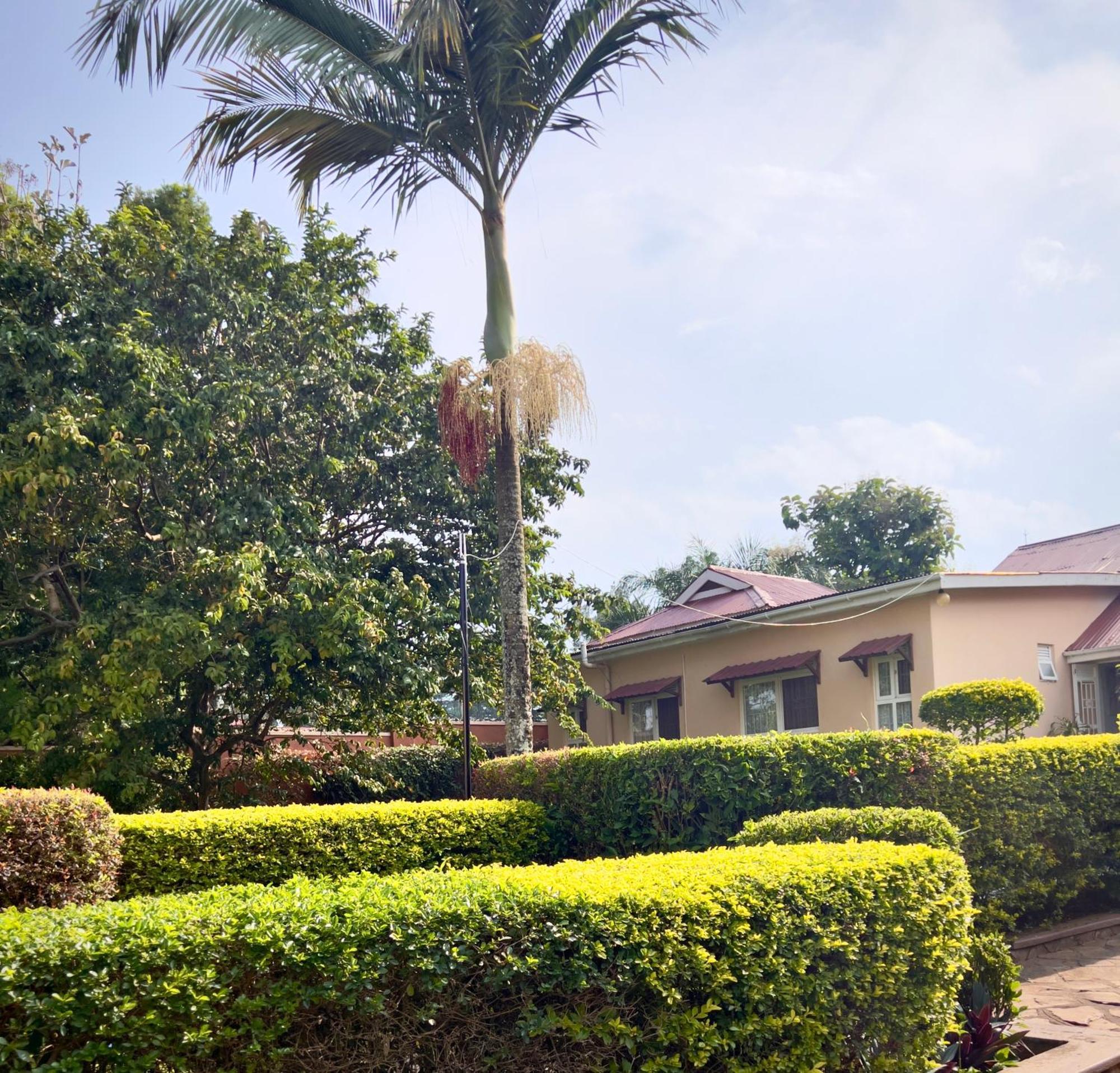 Sunset Hotel Entebbe Exterior photo