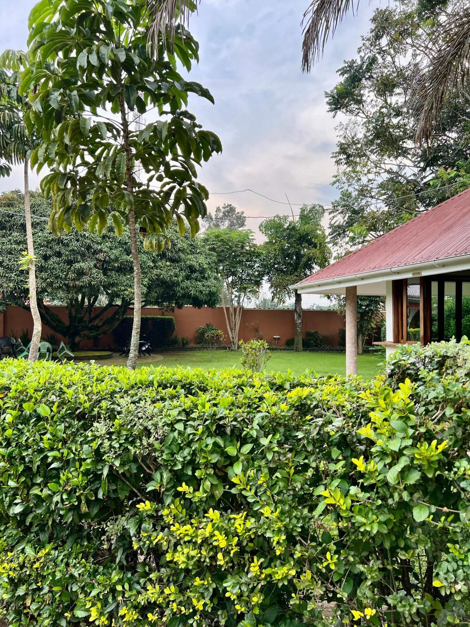 Sunset Hotel Entebbe Exterior photo