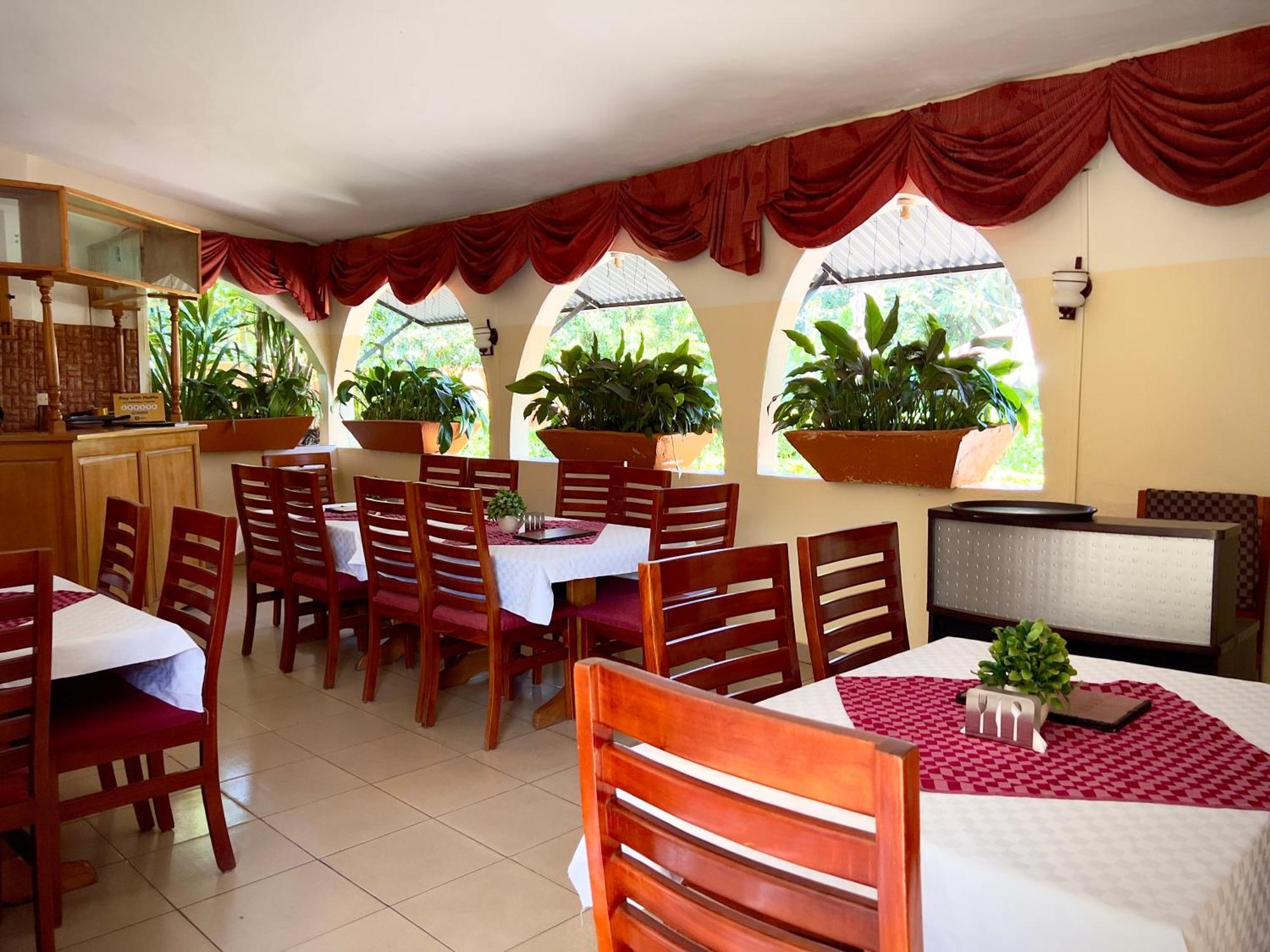 Sunset Hotel Entebbe Exterior photo