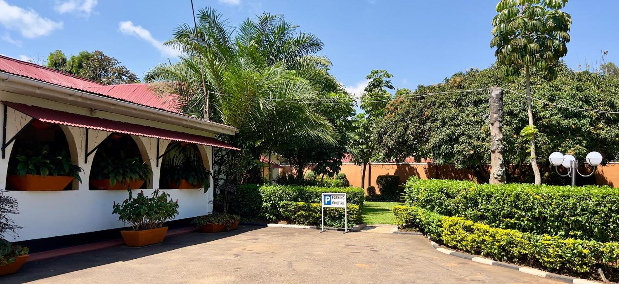 Sunset Hotel Entebbe Exterior photo
