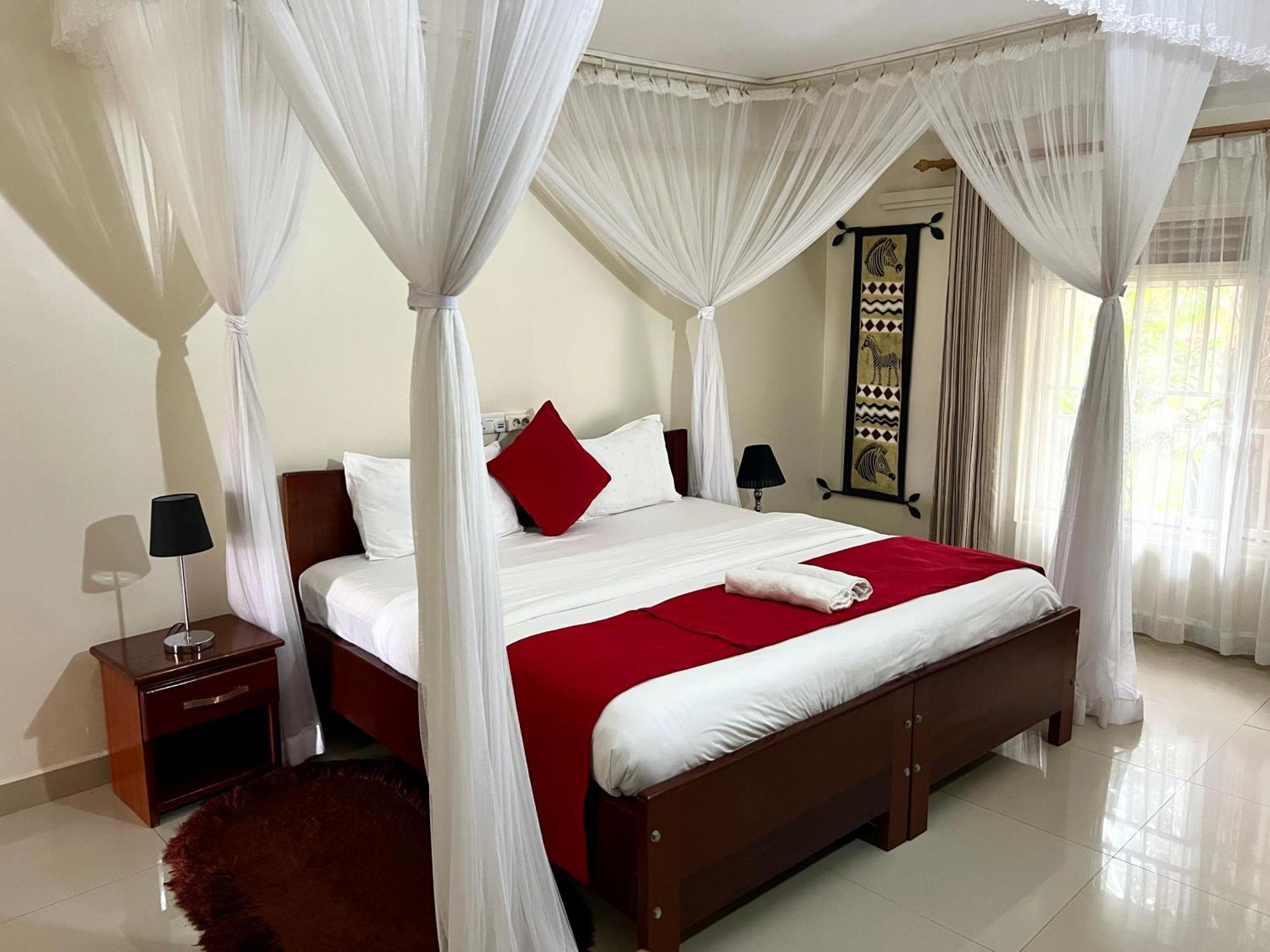 Sunset Hotel Entebbe Exterior photo